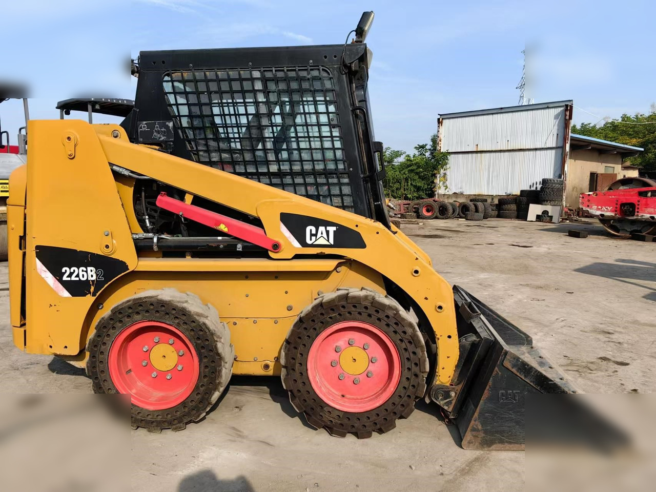 CATERPILLAR 226B - Мини челен товарач: снимка 1 CATERPILLAR 226B - Мини челен товарач: снимка 1
