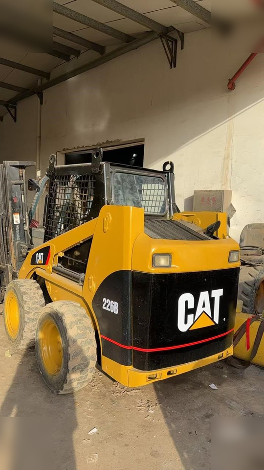CATERPILLAR 226B - Мини челен товарач: снимка 5 CATERPILLAR 226B - Мини челен товарач: снимка 5