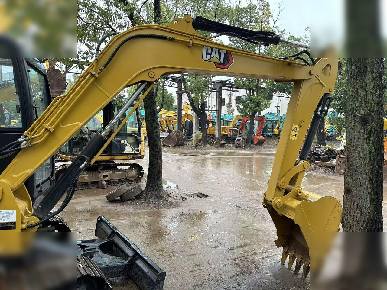 CATERPILLAR 305.5E - Мини багер: снимка 4 CATERPILLAR 305.5E - Мини багер: снимка 4