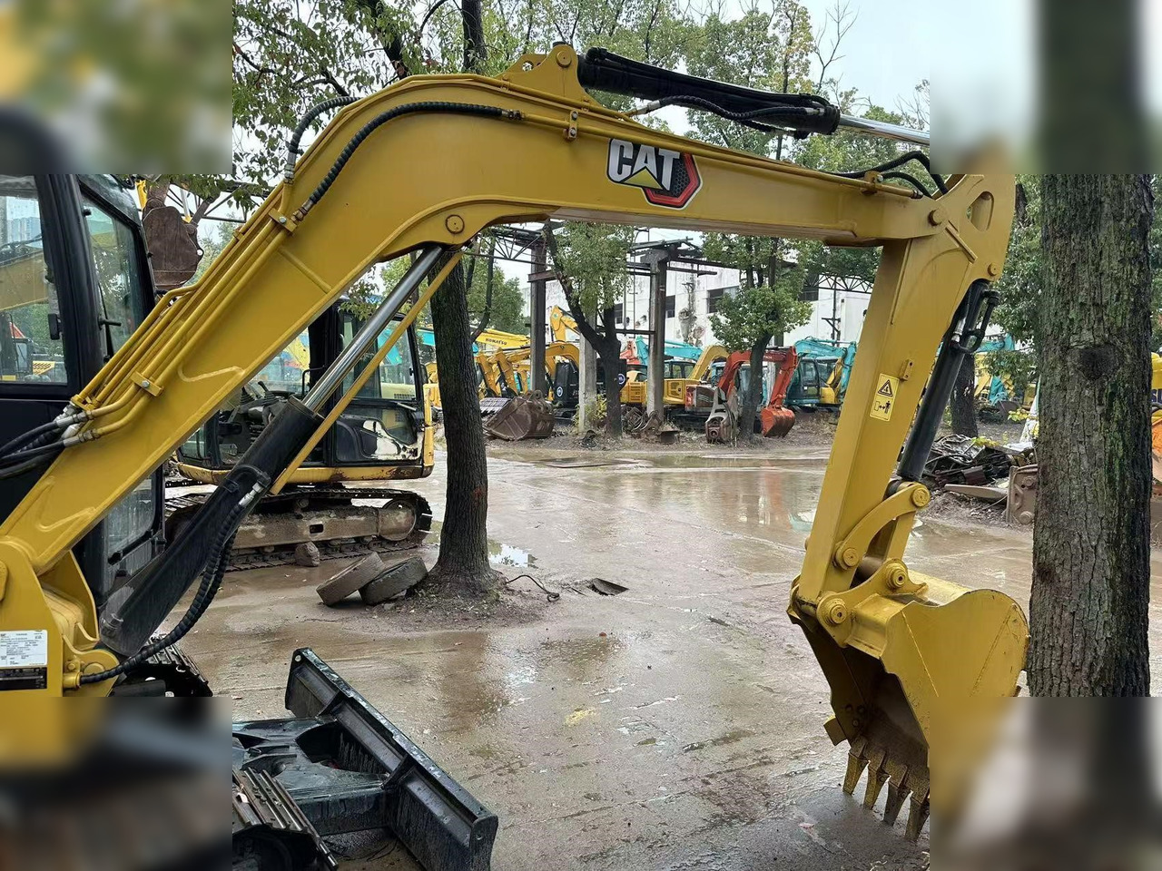 CATERPILLAR 305.5E - Мини багер: снимка 4 CATERPILLAR 305.5E - Мини багер: снимка 4