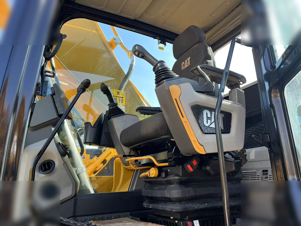 CATERPILLAR 320 - Верижен багер: снимка 4 CATERPILLAR 320 - Верижен багер: снимка 4