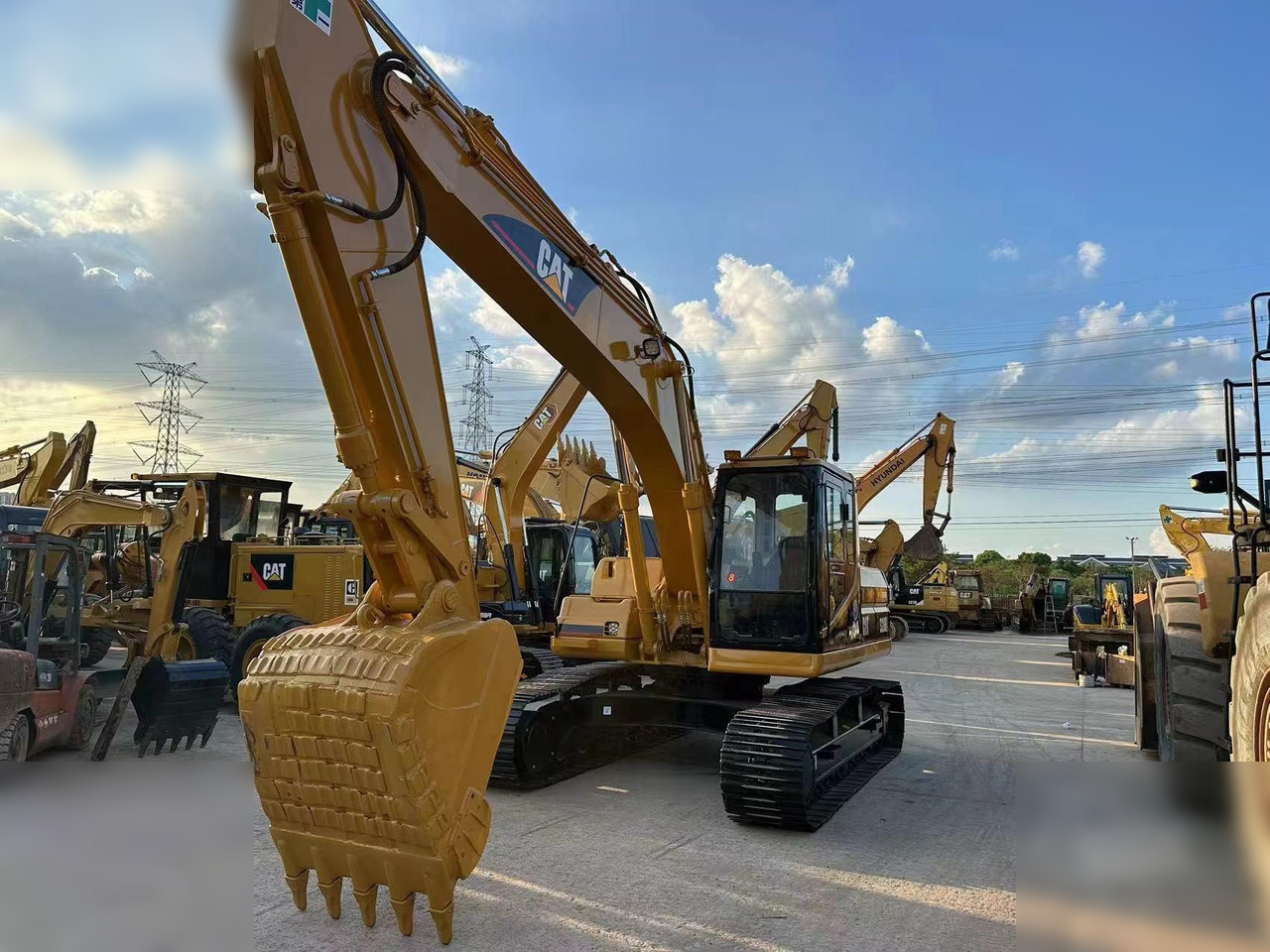 CATERPILLAR 320BL - Верижен багер: снимка 2 CATERPILLAR 320BL - Верижен багер: снимка 2