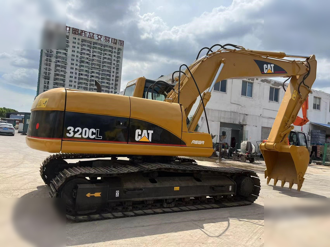 CATERPILLAR 320CL - Верижен багер: снимка 2 CATERPILLAR 320CL - Верижен багер: снимка 2