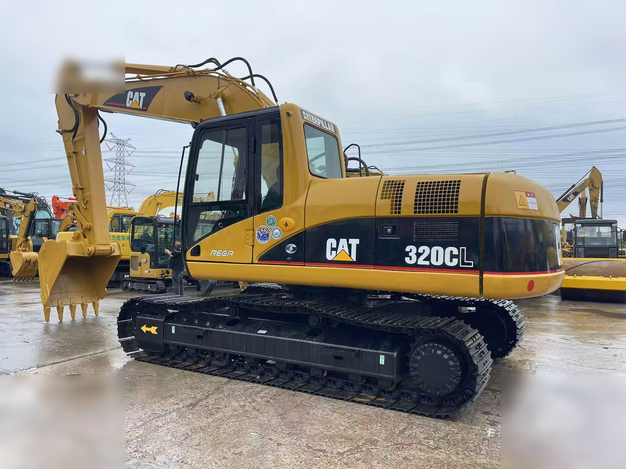CATERPILLAR 320CL - Верижен багер: снимка 2 CATERPILLAR 320CL - Верижен багер: снимка 2