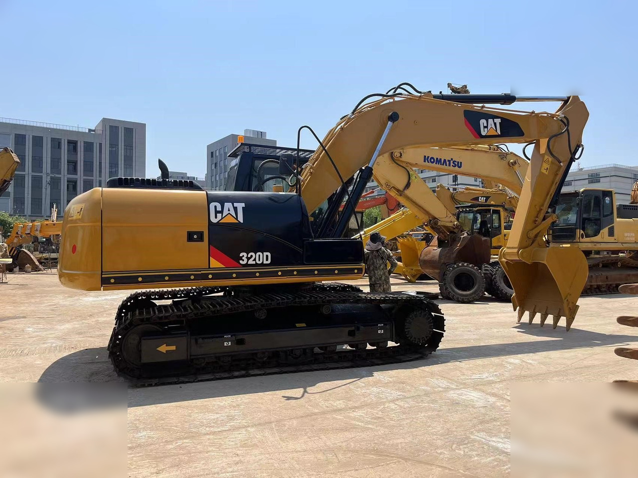 CATERPILLAR 320D - Верижен багер: снимка 2 CATERPILLAR 320D - Верижен багер: снимка 2