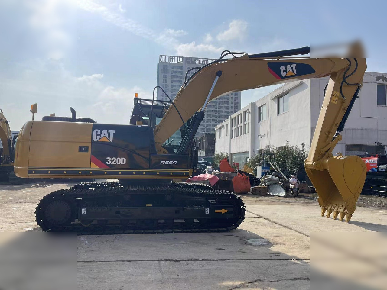 CATERPILLAR 320D - Верижен багер: снимка 1 CATERPILLAR 320D - Верижен багер: снимка 1
