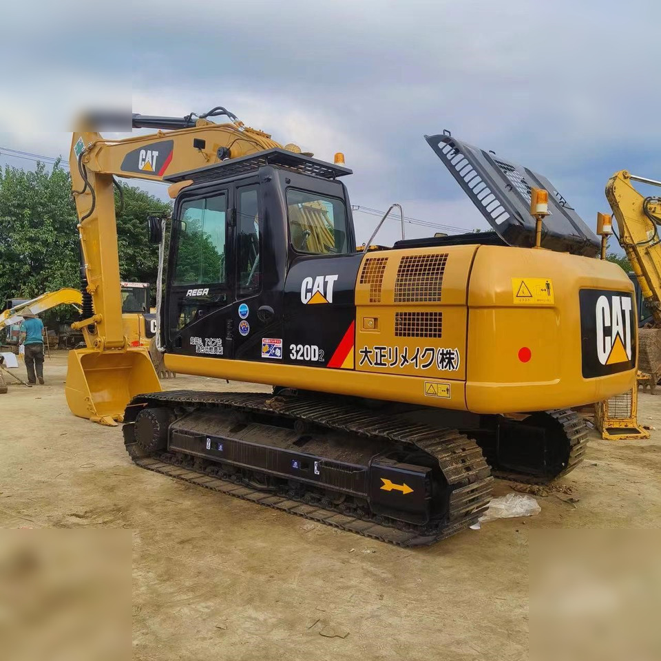 Верижен багер CATERPILLAR 320D2: снимка 7