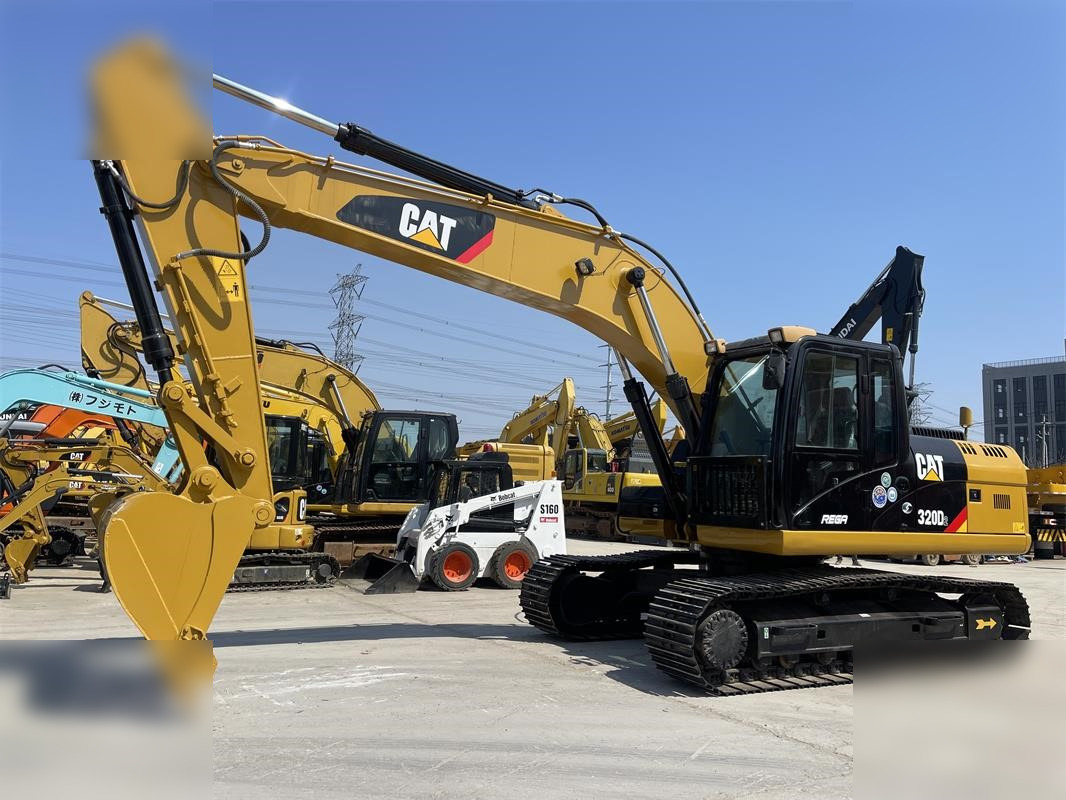 CATERPILLAR 320D2 - Верижен багер: снимка 2 CATERPILLAR 320D2 - Верижен багер: снимка 2