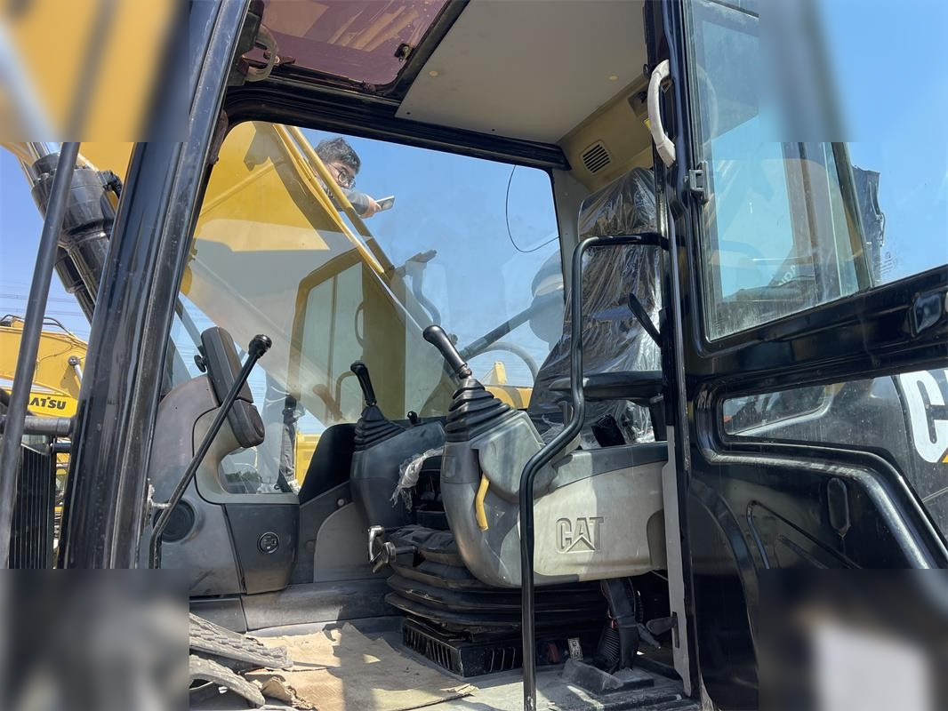 CATERPILLAR 320D2 - Верижен багер: снимка 5 CATERPILLAR 320D2 - Верижен багер: снимка 5