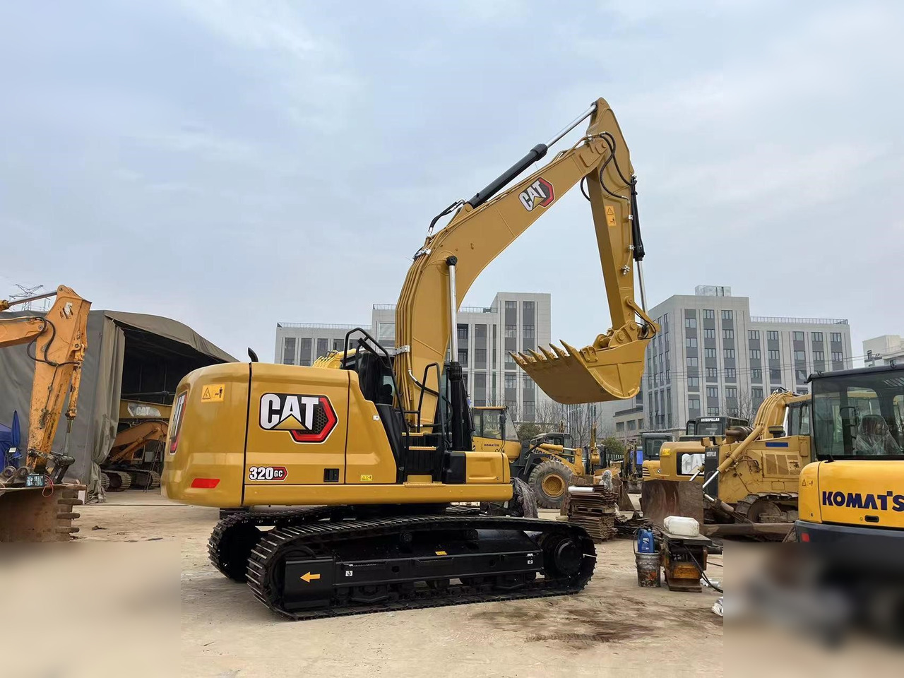 CATERPILLAR 320GC - Верижен багер: снимка 2 CATERPILLAR 320GC - Верижен багер: снимка 2