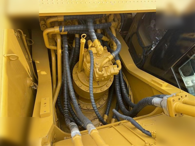Верижен багер CATERPILLAR 330D2: снимка 9