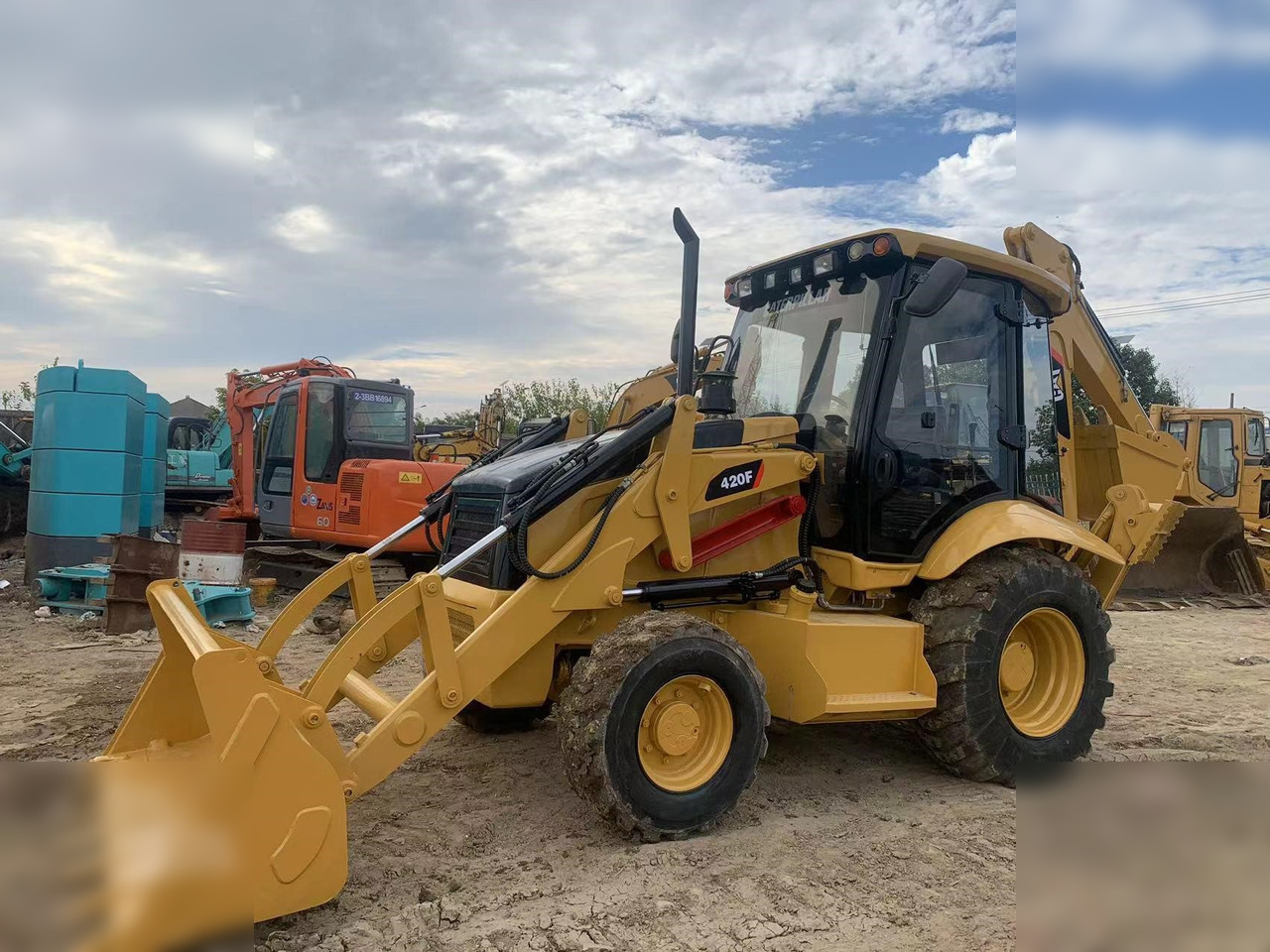 CATERPILLAR 420F - Багер-товарач: снимка 3 CATERPILLAR 420F - Багер-товарач: снимка 3