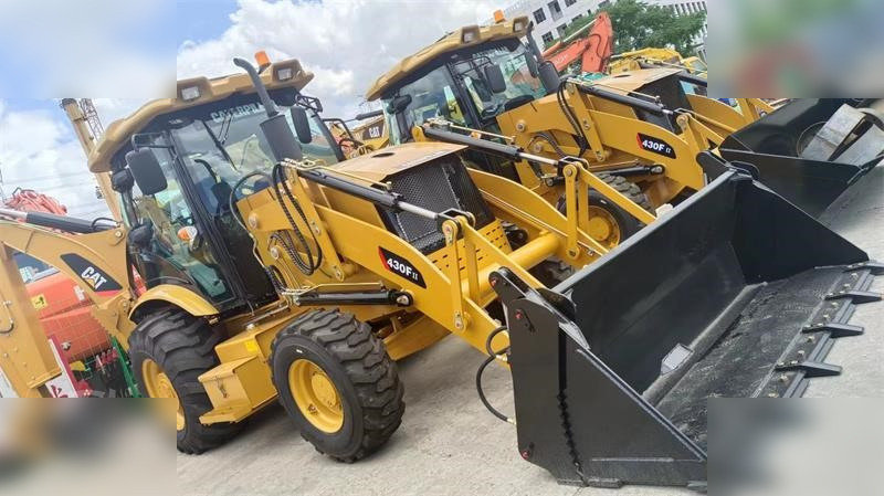 CATERPILLAR 430F - Багер-товарач: снимка 1 CATERPILLAR 430F - Багер-товарач: снимка 1