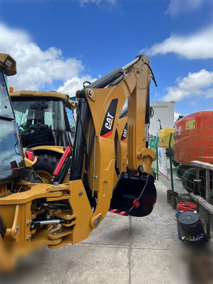 CATERPILLAR 430F2 - Багер-товарач: снимка 3 CATERPILLAR 430F2 - Багер-товарач: снимка 3