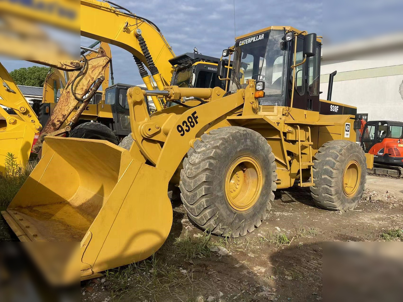 CATERPILLAR 938F - Колесен товарач: снимка 1 CATERPILLAR 938F - Колесен товарач: снимка 1