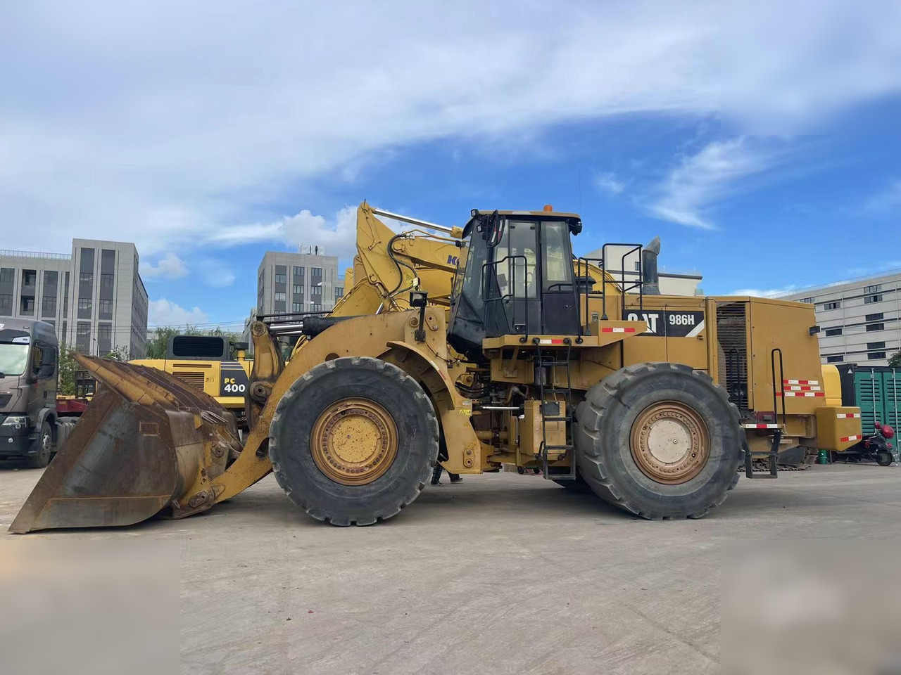 CATERPILLAR 986H - Колесен товарач: снимка 1 CATERPILLAR 986H - Колесен товарач: снимка 1