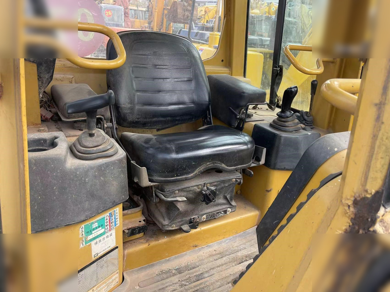 CATERPILLAR D3G - Булдозер: снимка 5 CATERPILLAR D3G - Булдозер: снимка 5