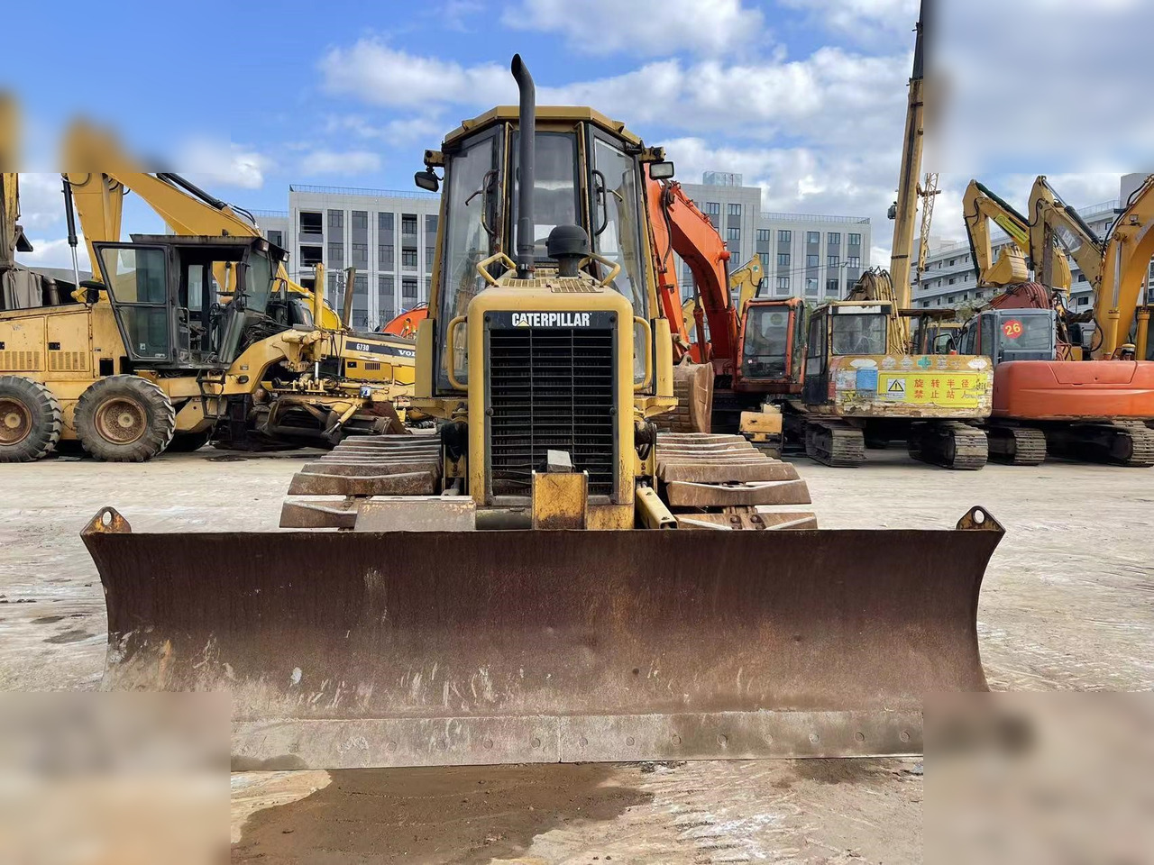 CATERPILLAR D3G - Булдозер: снимка 3 CATERPILLAR D3G - Булдозер: снимка 3
