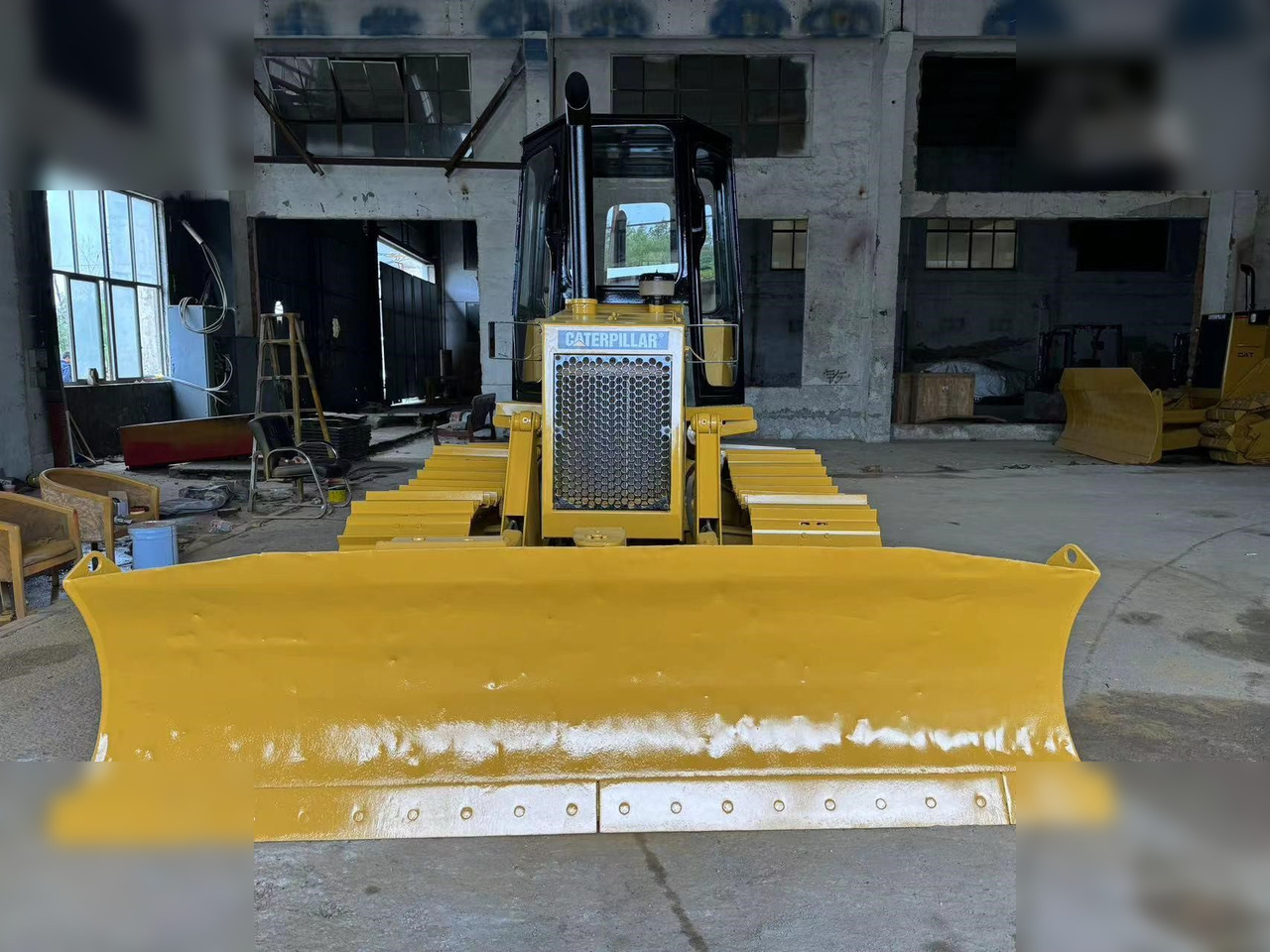 CATERPILLAR D4C - Булдозер: снимка 2 CATERPILLAR D4C - Булдозер: снимка 2