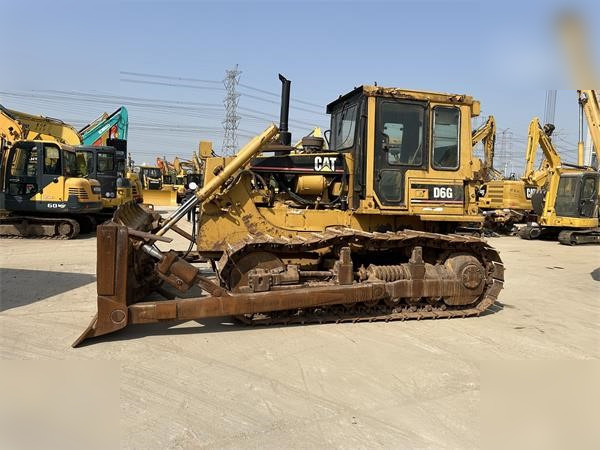 CATERPILLAR D6G - Булдозер: снимка 3 CATERPILLAR D6G - Булдозер: снимка 3