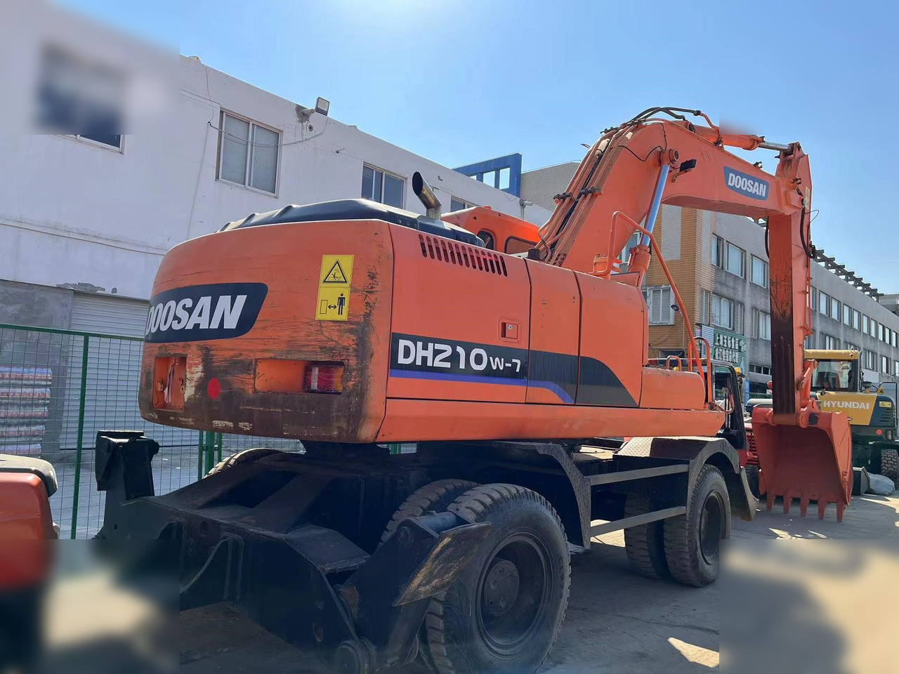 DOOSAN DH210W-7 - Колесен багер: снимка 2 DOOSAN DH210W-7 - Колесен багер: снимка 2