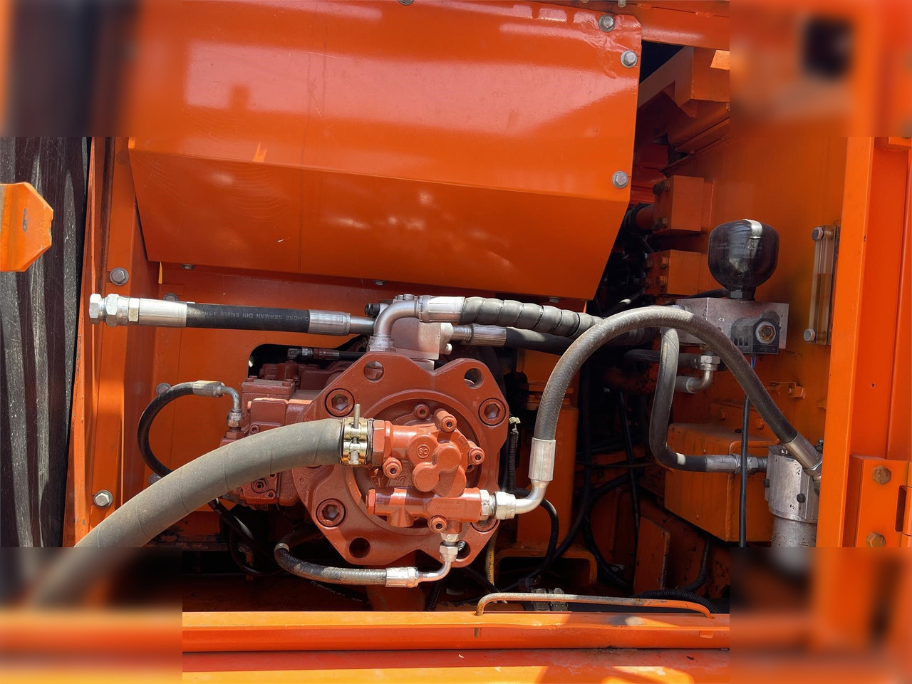 DOOSAN DH220 LC-7 - Верижен багер: снимка 3 DOOSAN DH220 LC-7 - Верижен багер: снимка 3