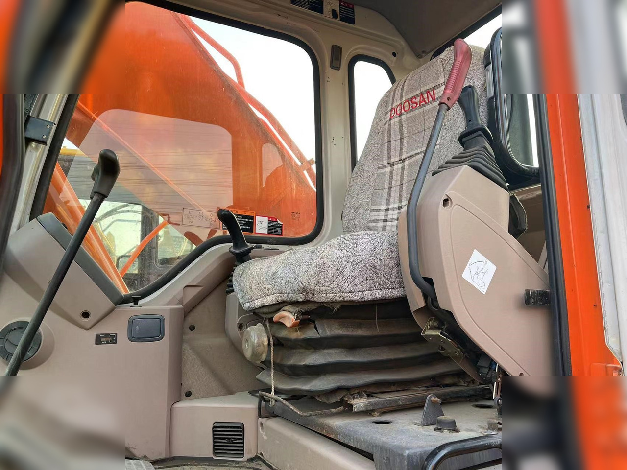 DOOSAN DH220 LC-7 - Верижен багер: снимка 4 DOOSAN DH220 LC-7 - Верижен багер: снимка 4