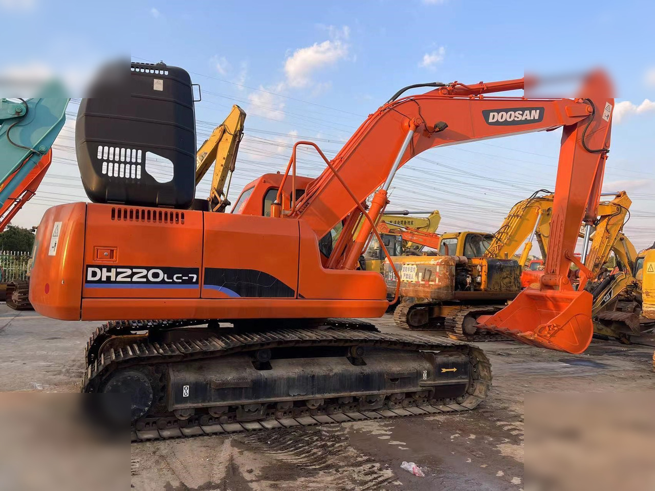 DOOSAN DH220 LC-7 - Верижен багер: снимка 2 DOOSAN DH220 LC-7 - Верижен багер: снимка 2