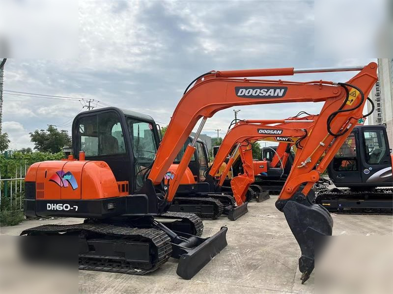 DOOSAN DH60-7 - Верижен багер: снимка 2 DOOSAN DH60-7 - Верижен багер: снимка 2
