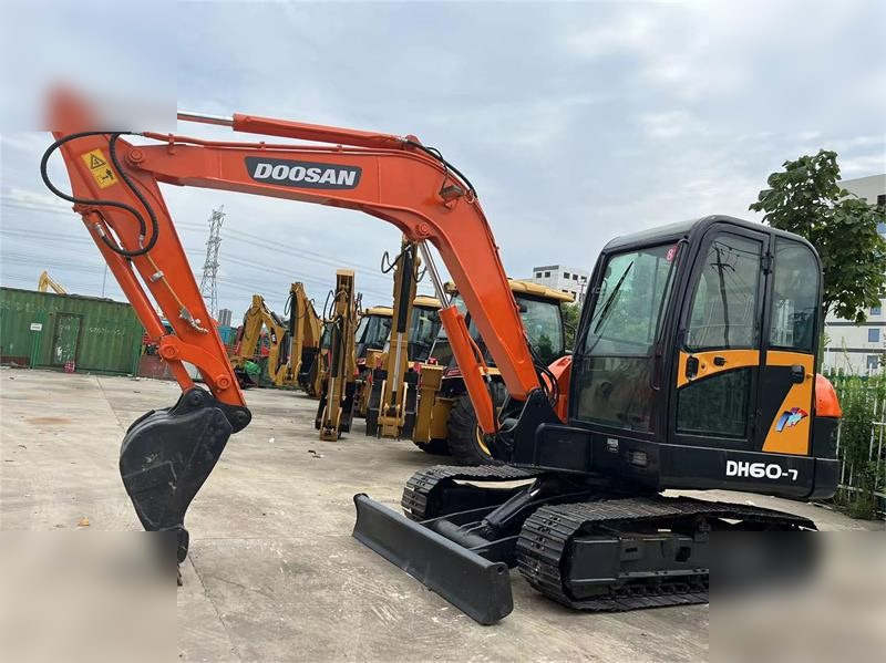 DOOSAN DH60-7 - Верижен багер: снимка 4 DOOSAN DH60-7 - Верижен багер: снимка 4