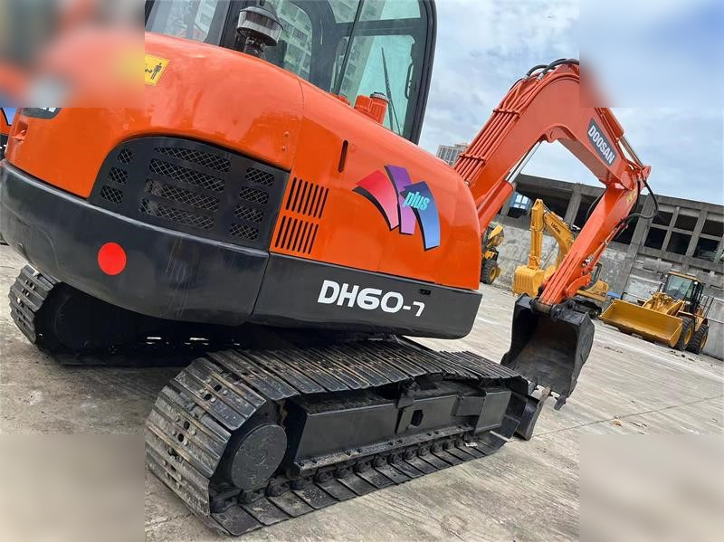 DOOSAN DH60-7 - Верижен багер: снимка 3 DOOSAN DH60-7 - Верижен багер: снимка 3