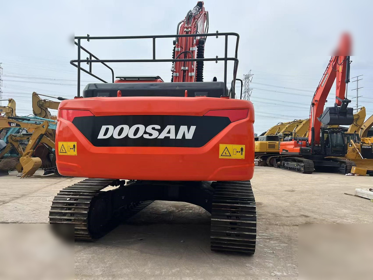 DOOSAN DX225 LC - Верижен багер: снимка 3 DOOSAN DX225 LC - Верижен багер: снимка 3