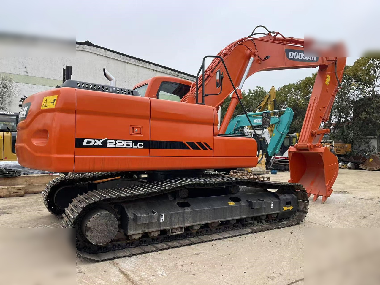 DOOSAN DX225 LC - Верижен багер: снимка 3 DOOSAN DX225 LC - Верижен багер: снимка 3