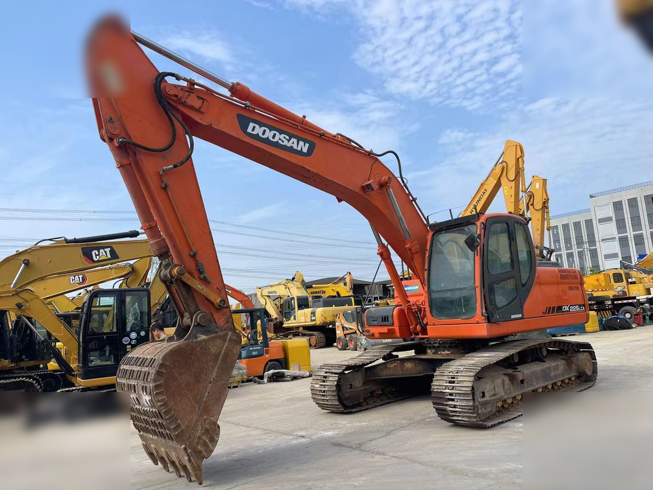 DOOSAN DX225 LCA - Верижен багер: снимка 1 DOOSAN DX225 LCA - Верижен багер: снимка 1