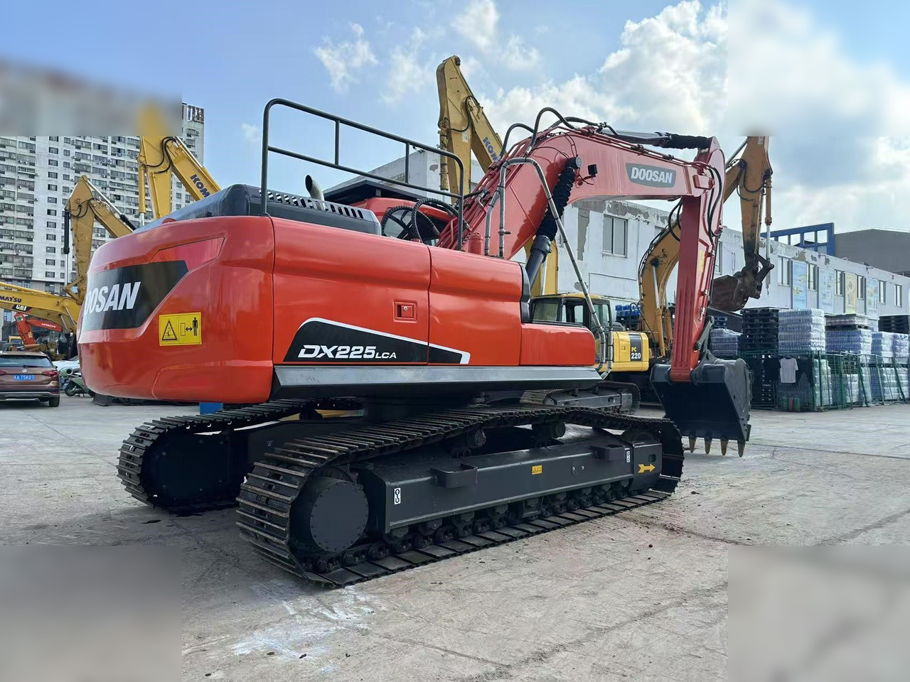 DOOSAN DX225 LCA - Верижен багер: снимка 3 DOOSAN DX225 LCA - Верижен багер: снимка 3