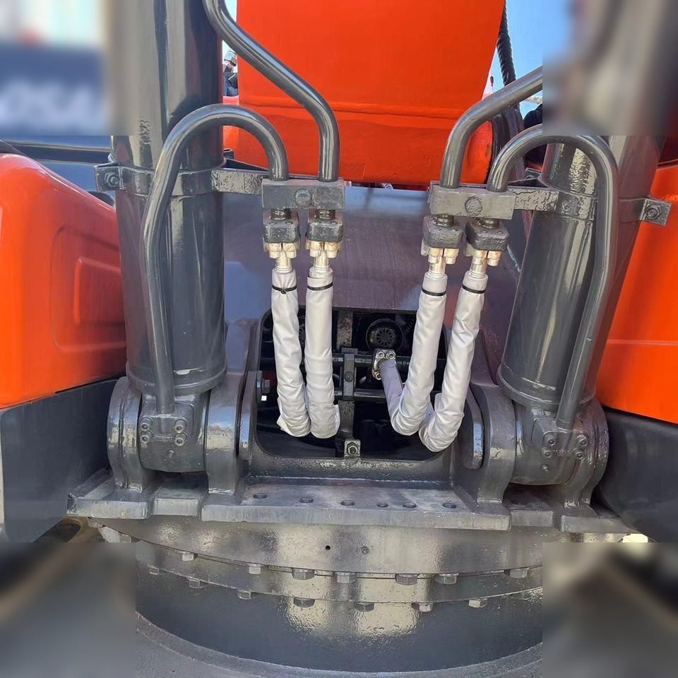 Верижен багер DOOSAN DX260 LC: снимка 7