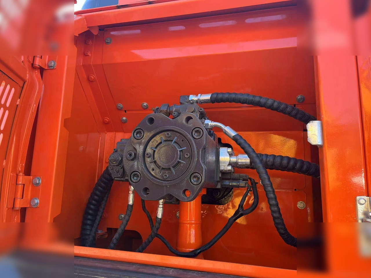 Верижен багер DOOSAN DX260 LC: снимка 6