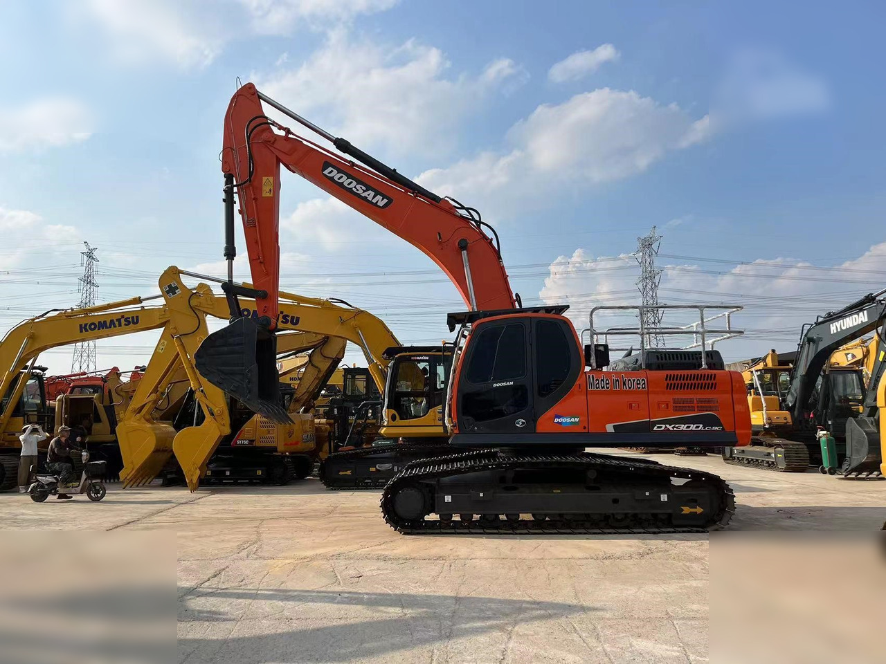 DOOSAN DX300 LCA - Верижен багер: снимка 1 DOOSAN DX300 LCA - Верижен багер: снимка 1