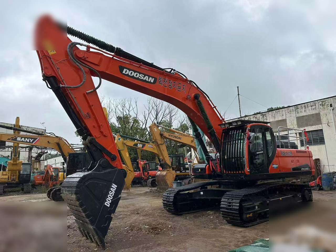 DOOSAN DX340 LCA - Верижен багер: снимка 3 DOOSAN DX340 LCA - Верижен багер: снимка 3