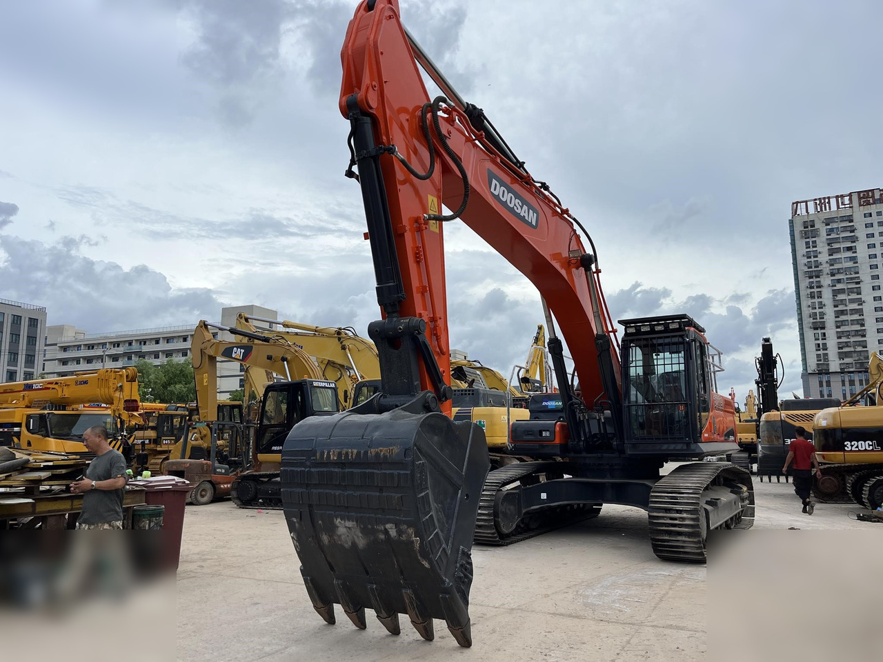 DOOSAN DX340 LCA - Верижен багер: снимка 1 DOOSAN DX340 LCA - Верижен багер: снимка 1