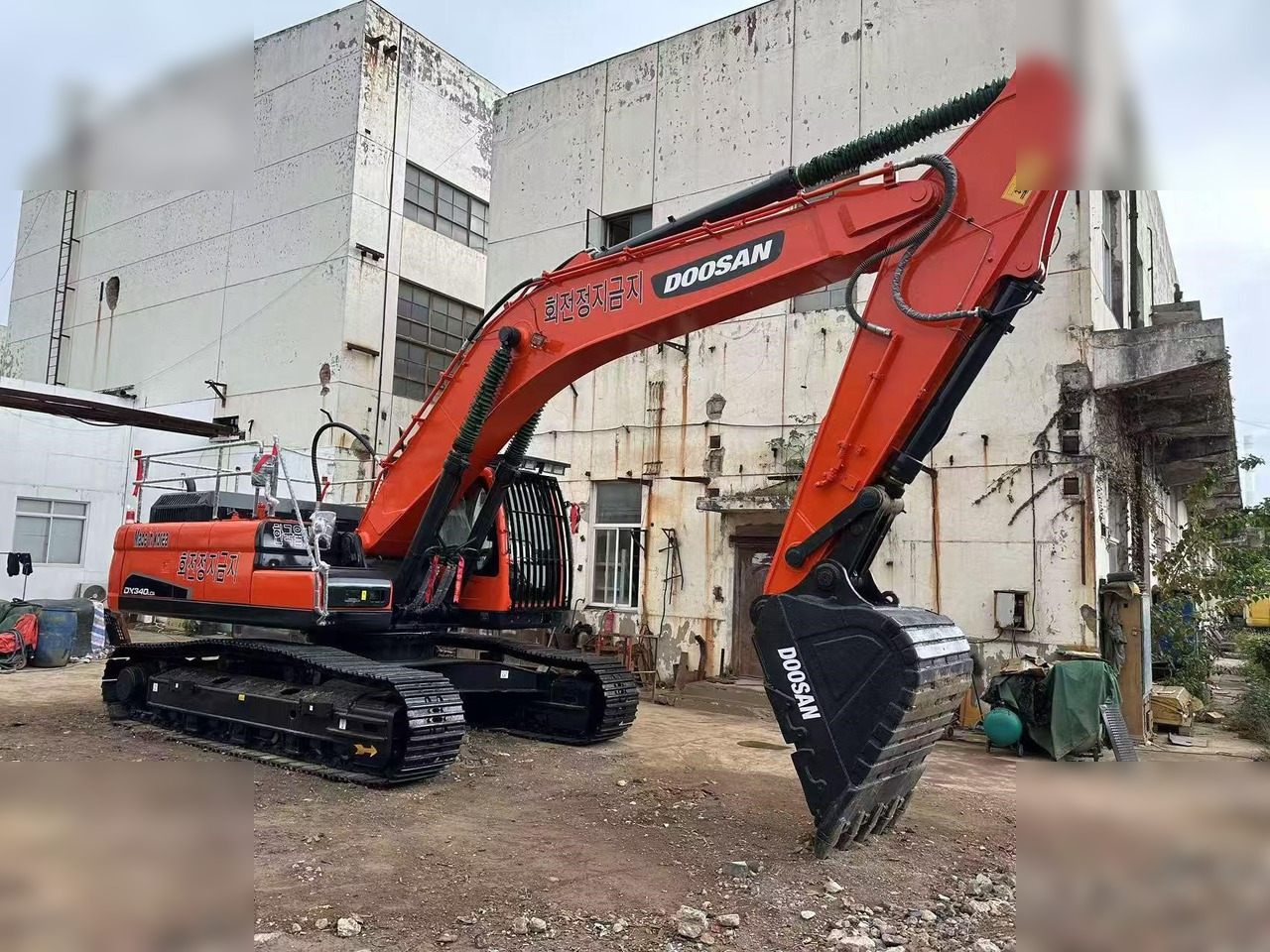 DOOSAN DX340 LCA - Верижен багер: снимка 3 DOOSAN DX340 LCA - Верижен багер: снимка 3
