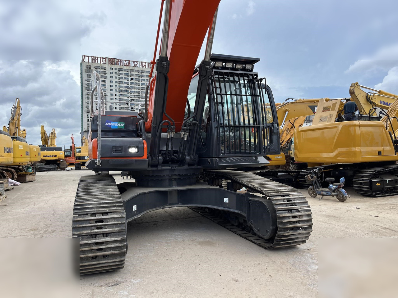 DOOSAN DX340 LCA - Верижен багер: снимка 2 DOOSAN DX340 LCA - Верижен багер: снимка 2