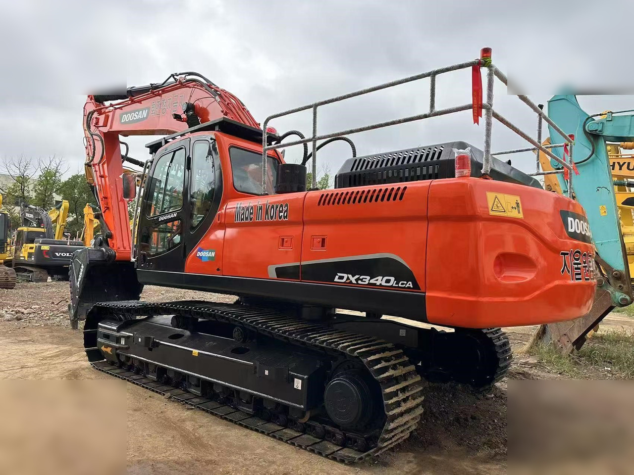 DOOSAN DX340 LCA - Верижен багер: снимка 1 DOOSAN DX340 LCA - Верижен багер: снимка 1