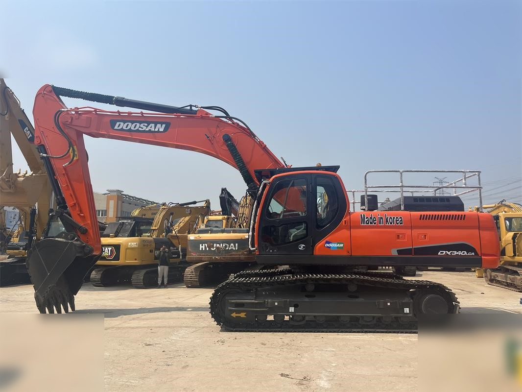 DOOSAN DX340 LCA - Верижен багер: снимка 1 DOOSAN DX340 LCA - Верижен багер: снимка 1