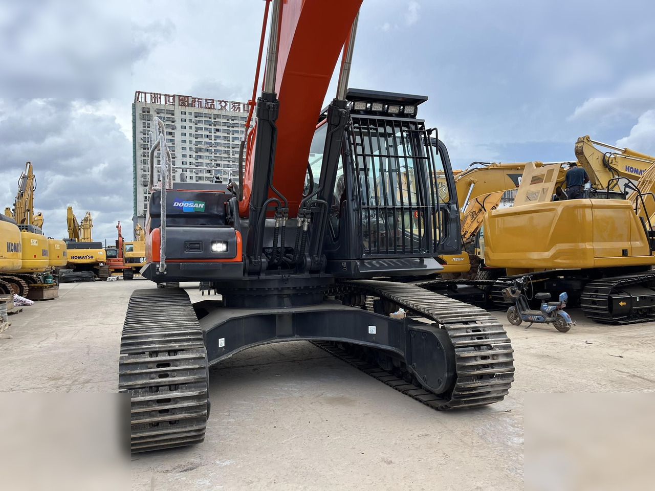 DOOSAN DX340 LCA - Верижен багер: снимка 2 DOOSAN DX340 LCA - Верижен багер: снимка 2