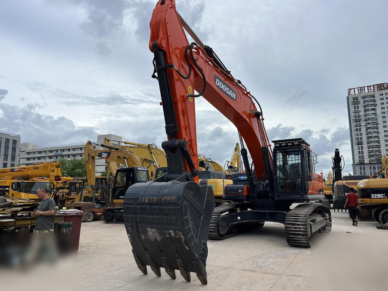 DOOSAN DX340 LCA - Верижен багер: снимка 3 DOOSAN DX340 LCA - Верижен багер: снимка 3