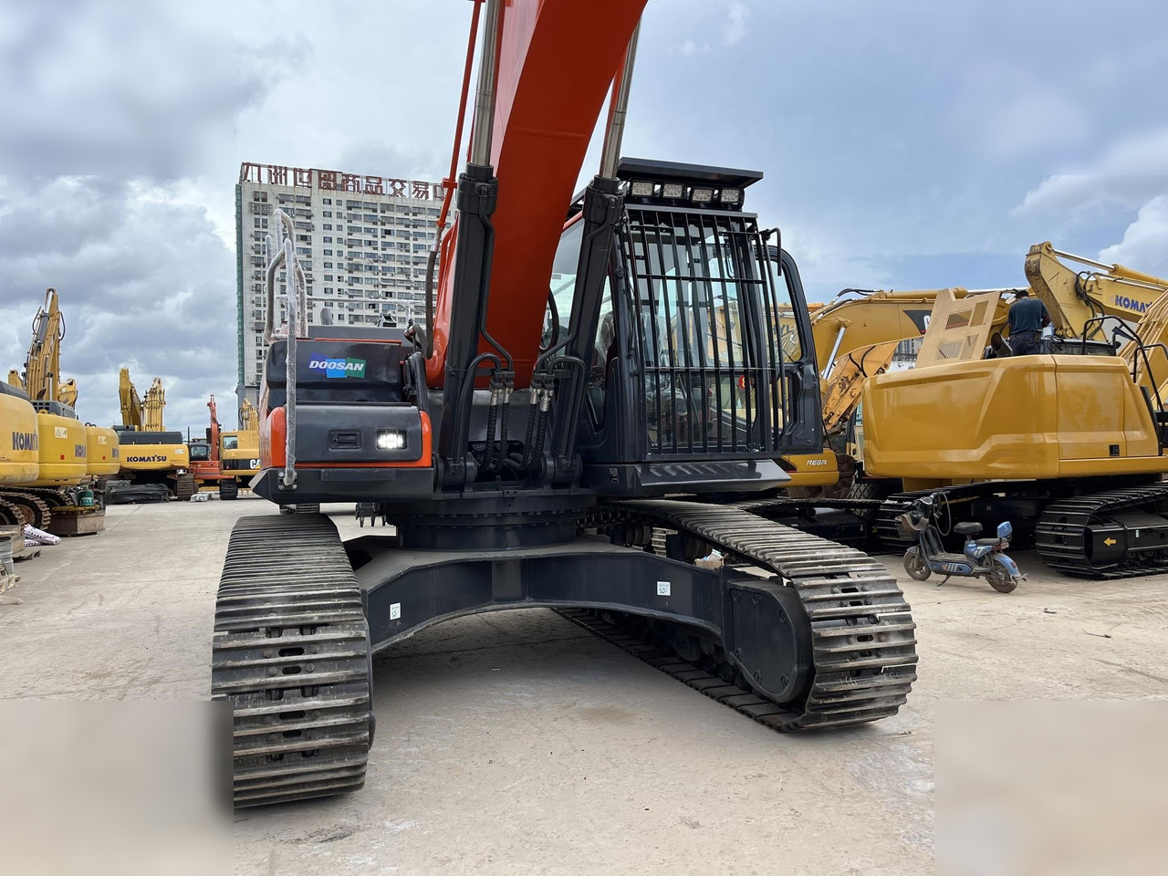 DOOSAN DX340 LCA - Верижен багер: снимка 2 DOOSAN DX340 LCA - Верижен багер: снимка 2