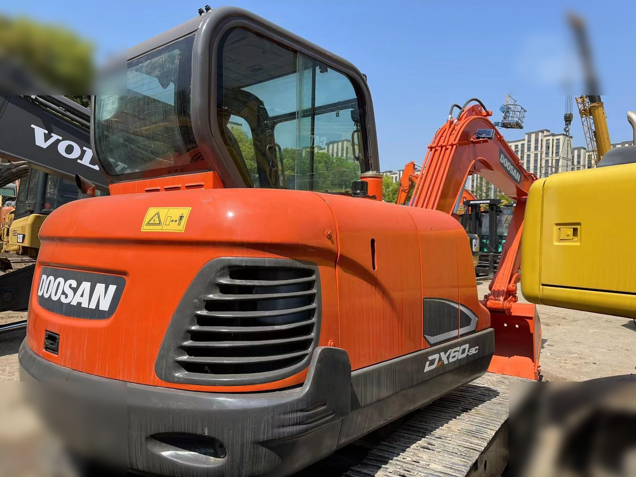 DOOSAN DX60-9C - Верижен багер: снимка 4 DOOSAN DX60-9C - Верижен багер: снимка 4
