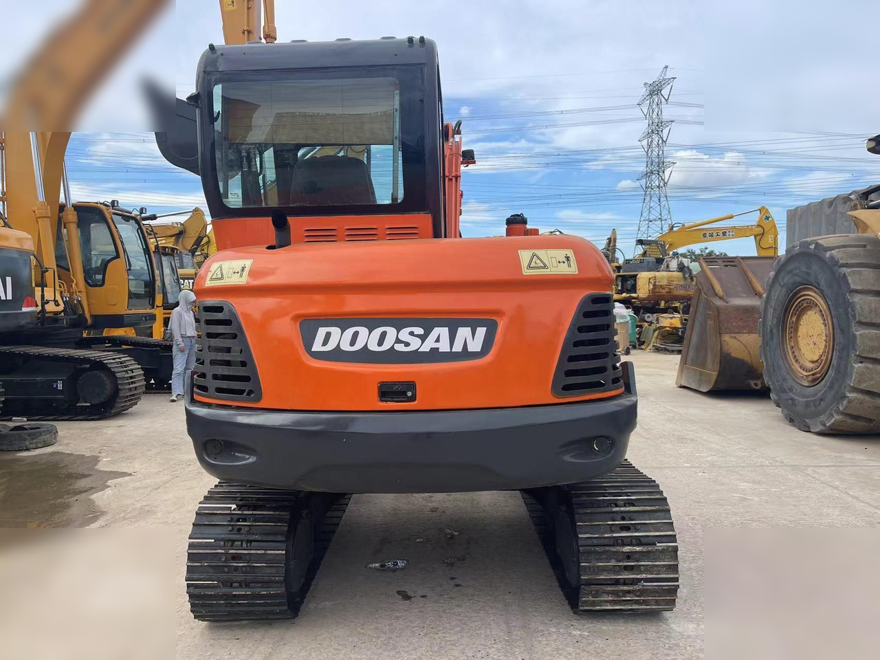 DOOSAN DX60-9C - Верижен багер: снимка 4 DOOSAN DX60-9C - Верижен багер: снимка 4