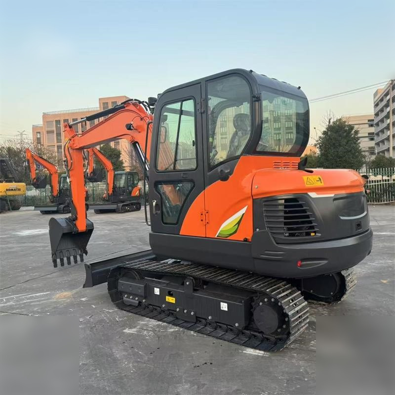 DOOSAN DX60E-10N - Верижен багер: снимка 1 DOOSAN DX60E-10N - Верижен багер: снимка 1